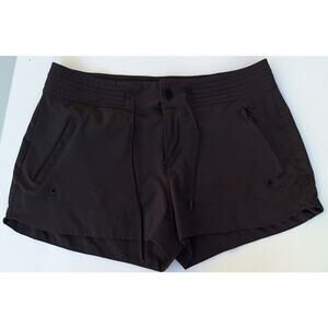 ATHLETA Trekkie Outdoor Utility Hiking Short BLACK 305514 Size 8 Zip Pockets